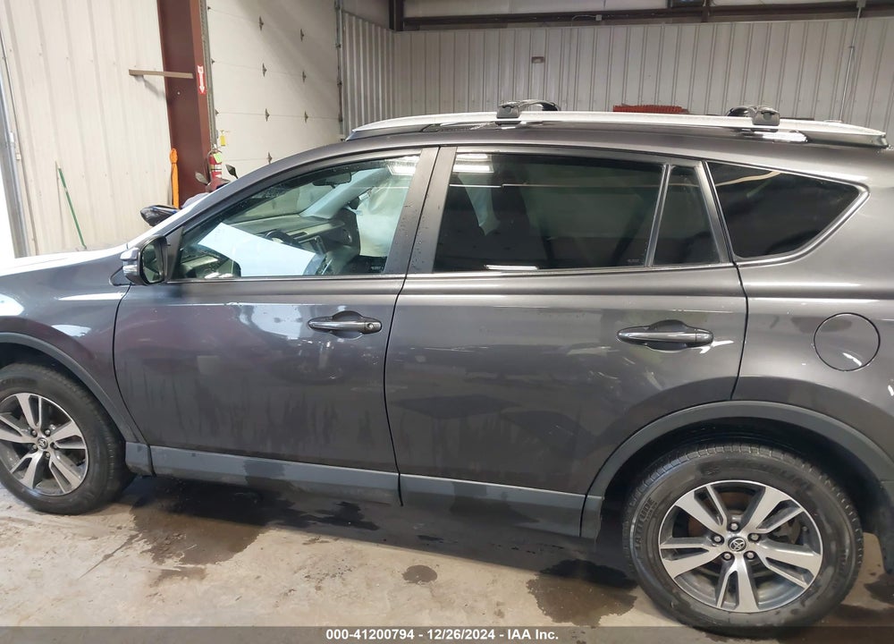 2016 TOYOTA RAV4 XLE VIN: 2T3RFREV5GW533000