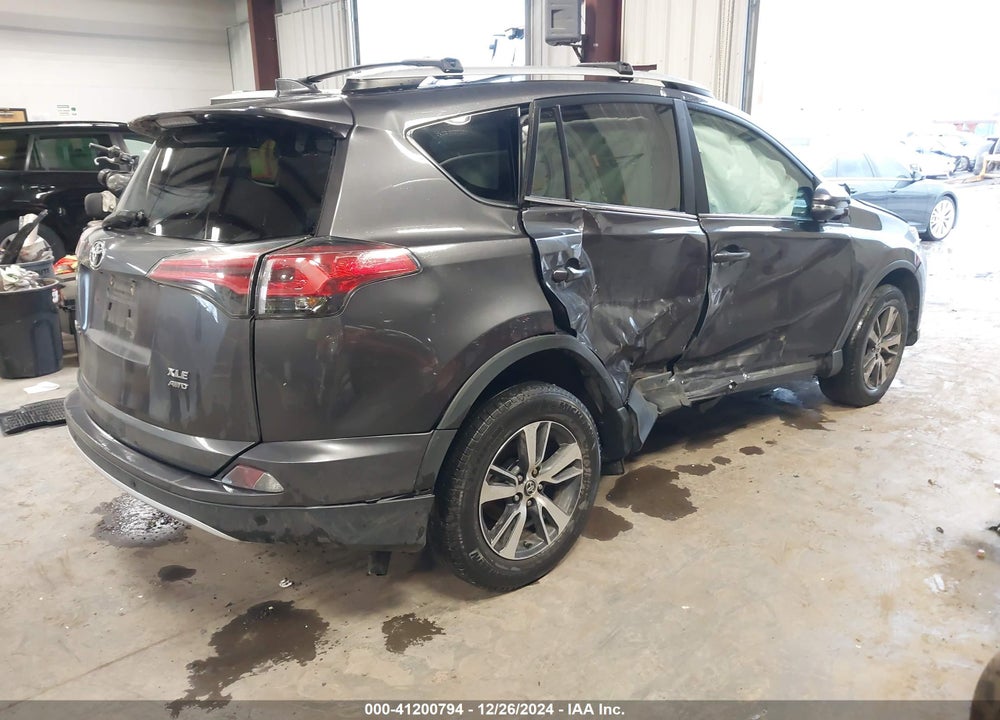 2016 TOYOTA RAV4 XLE VIN: 2T3RFREV5GW533000