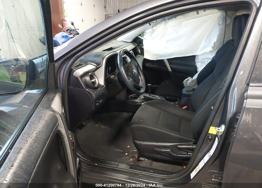 2016 TOYOTA RAV4 XLE VIN: 2T3RFREV5GW533000