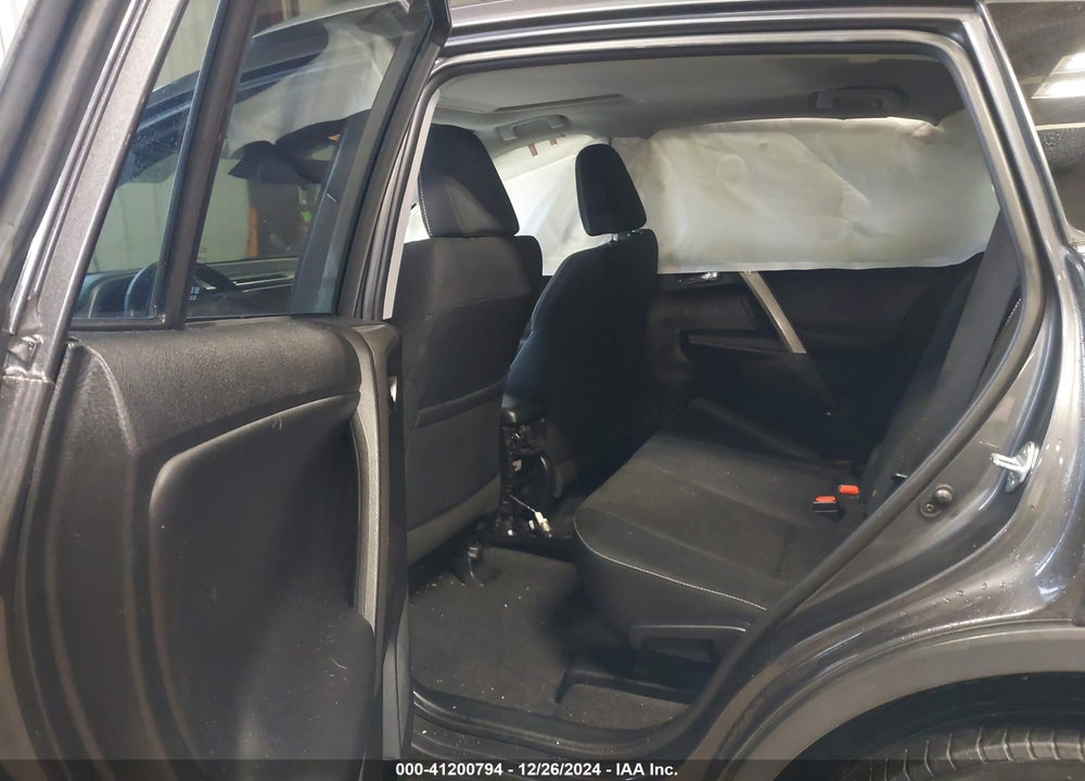 2016 TOYOTA RAV4 XLE VIN: 2T3RFREV5GW533000