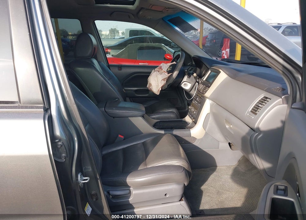 2007 HONDA PILOT EX-L VIN: 5FNYF28797B005725