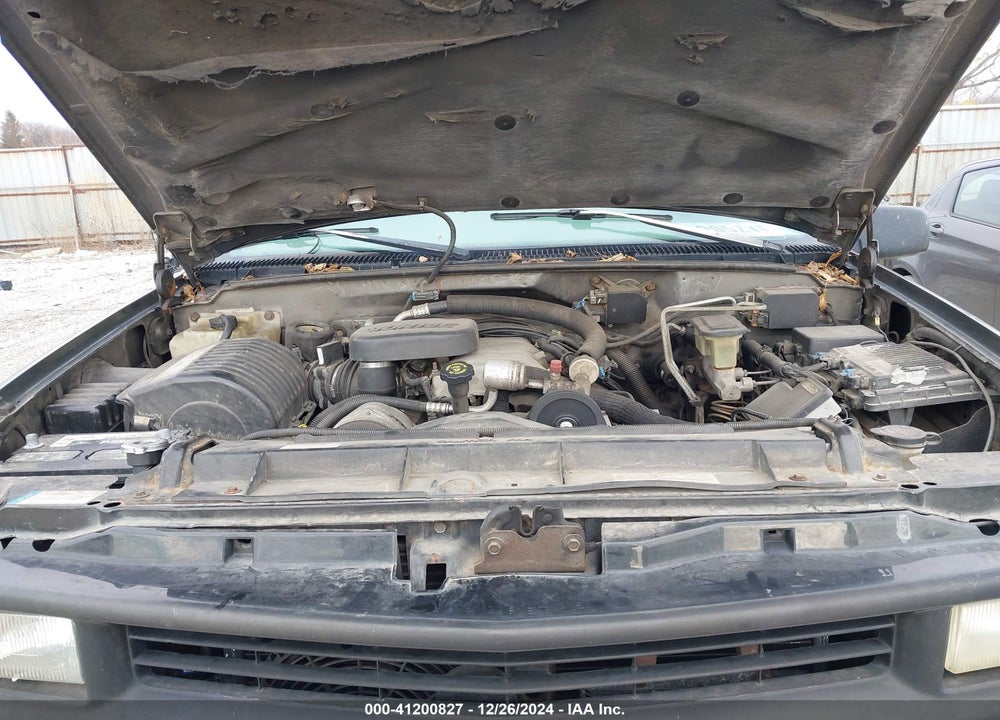 1999 CHEVROLET SUBURBAN 2500 VIN: 1GNGK26J3XJ425843