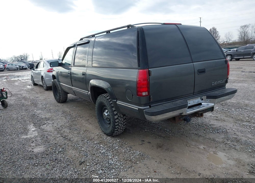 1999 CHEVROLET SUBURBAN 2500 VIN: 1GNGK26J3XJ425843
