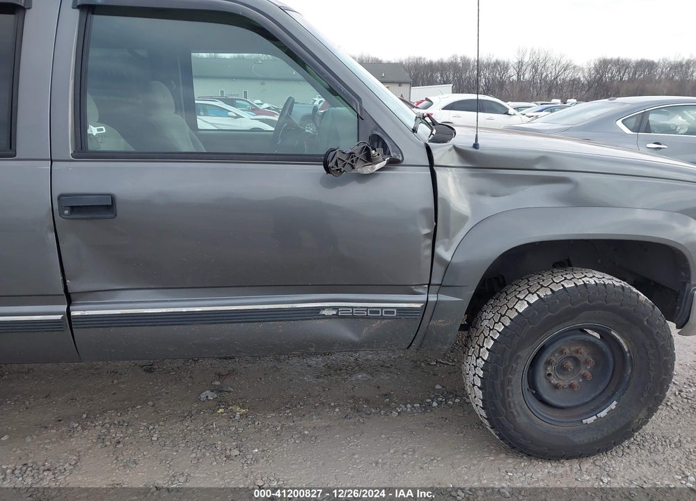 1999 CHEVROLET SUBURBAN 2500 VIN: 1GNGK26J3XJ425843
