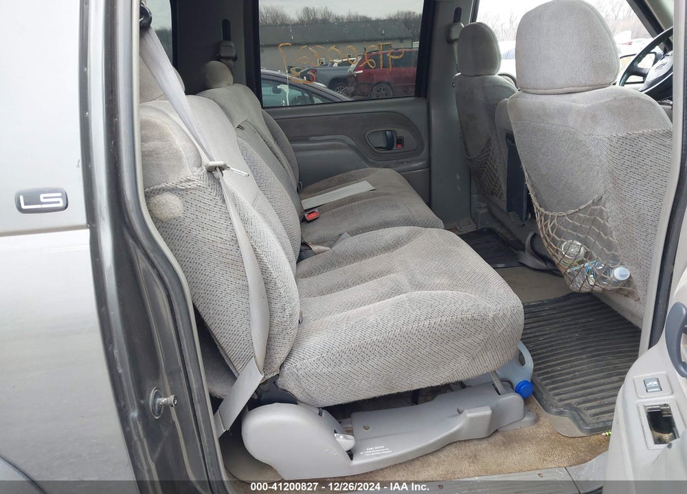 1999 CHEVROLET SUBURBAN 2500 VIN: 1GNGK26J3XJ425843