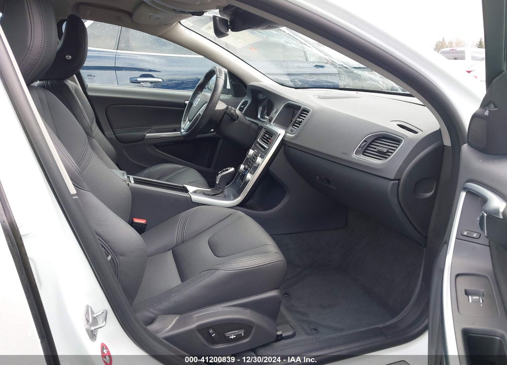2017 VOLVO S60 INSCRIPTION T5 PLATINUM VIN: LYV402TM2HB196341