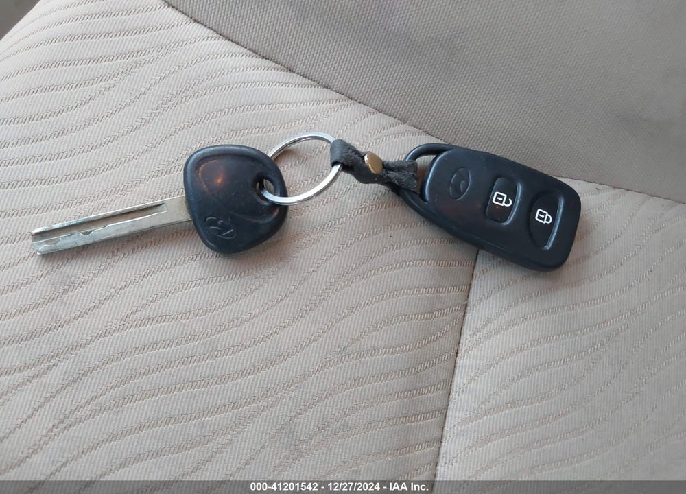 2012 HYUNDAI ACCENT VIN: KMHCU4AE0CU136236