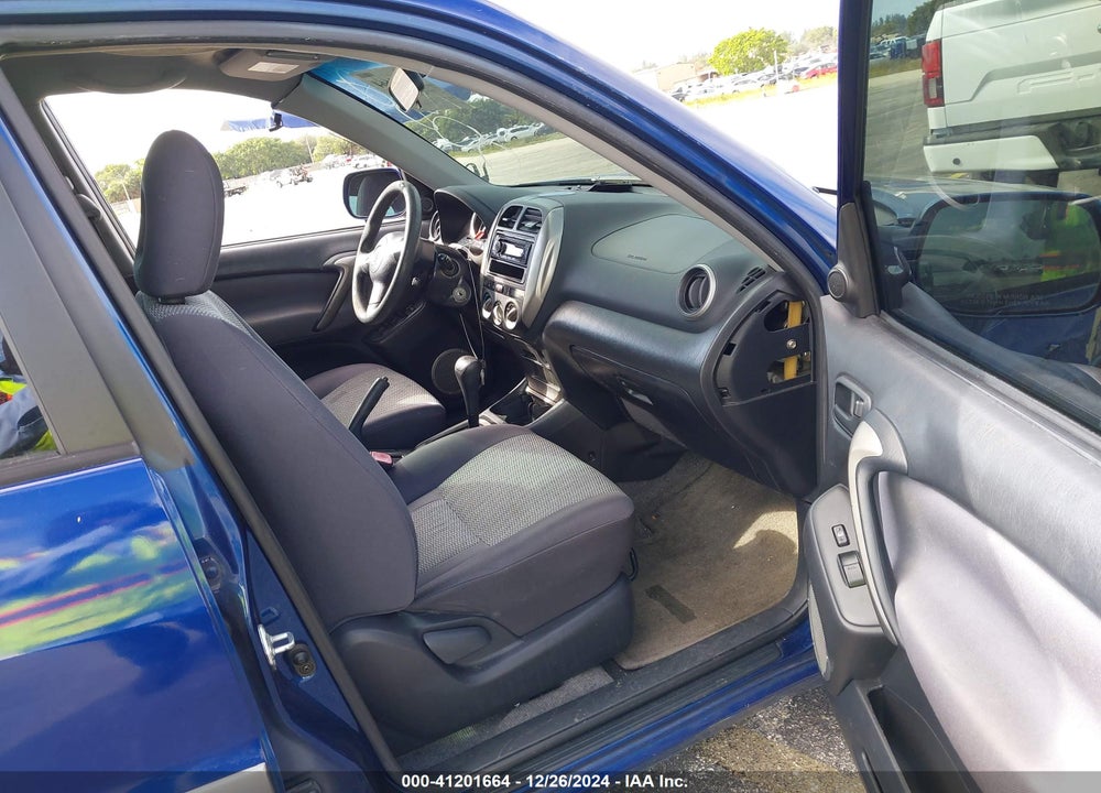 2004 TOYOTA RAV4 VIN: JTEGD20V540010082