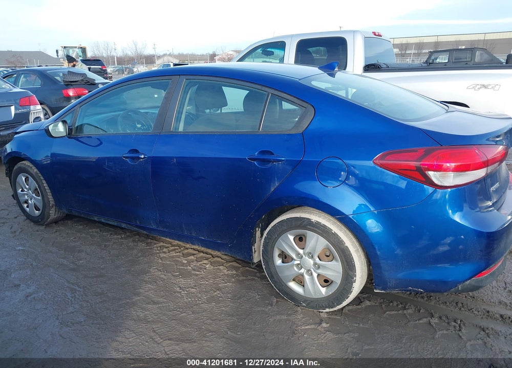 2017 KIA FORTE LX VIN: 3KPFK4A71HE120903