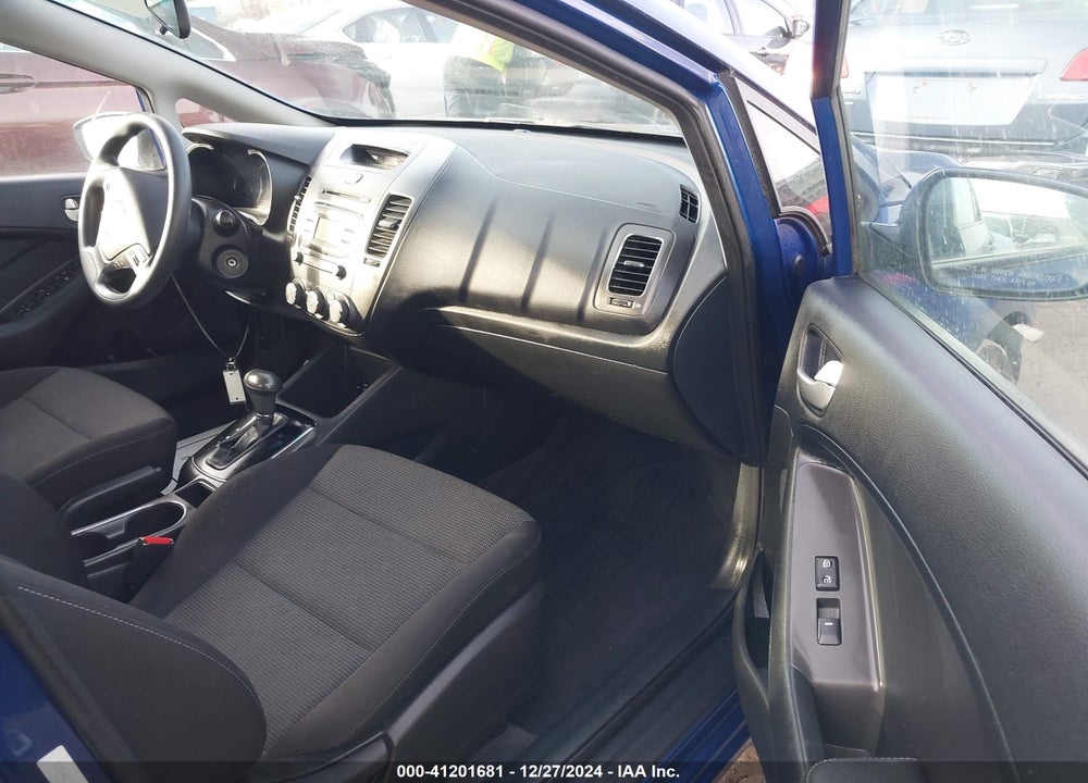 2017 KIA FORTE LX VIN: 3KPFK4A71HE120903