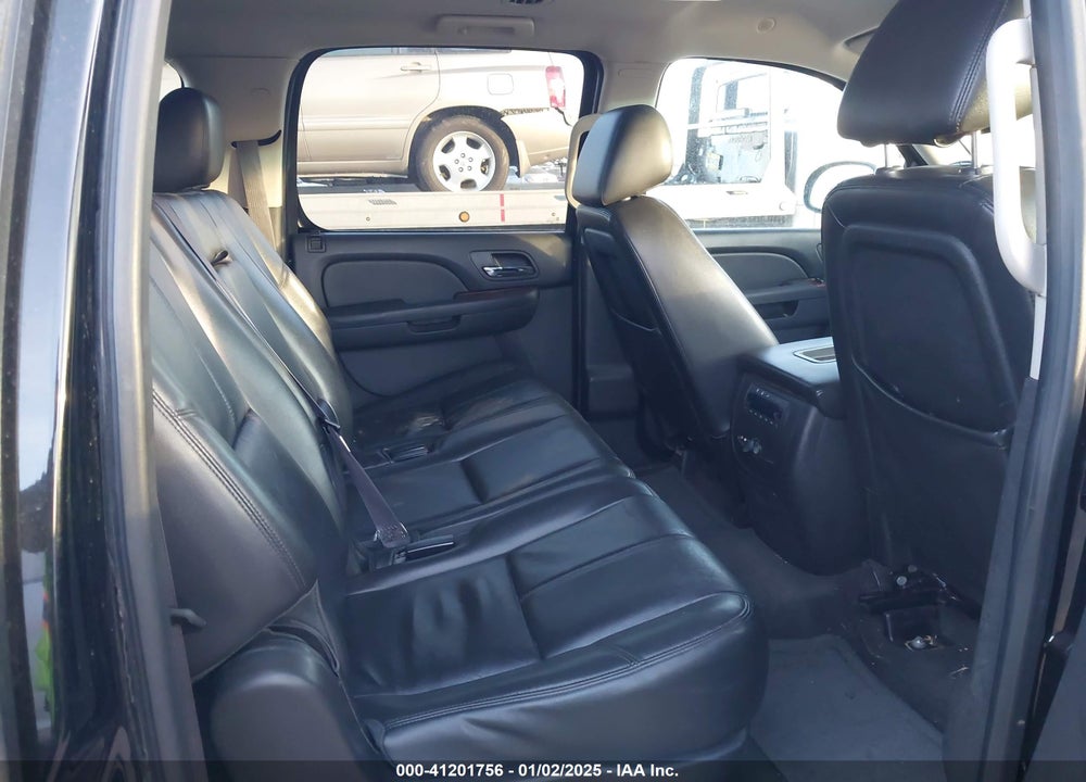 2013 CHEVROLET SUBURBAN 1500 LT VIN: 1GNSKJE75DR294311