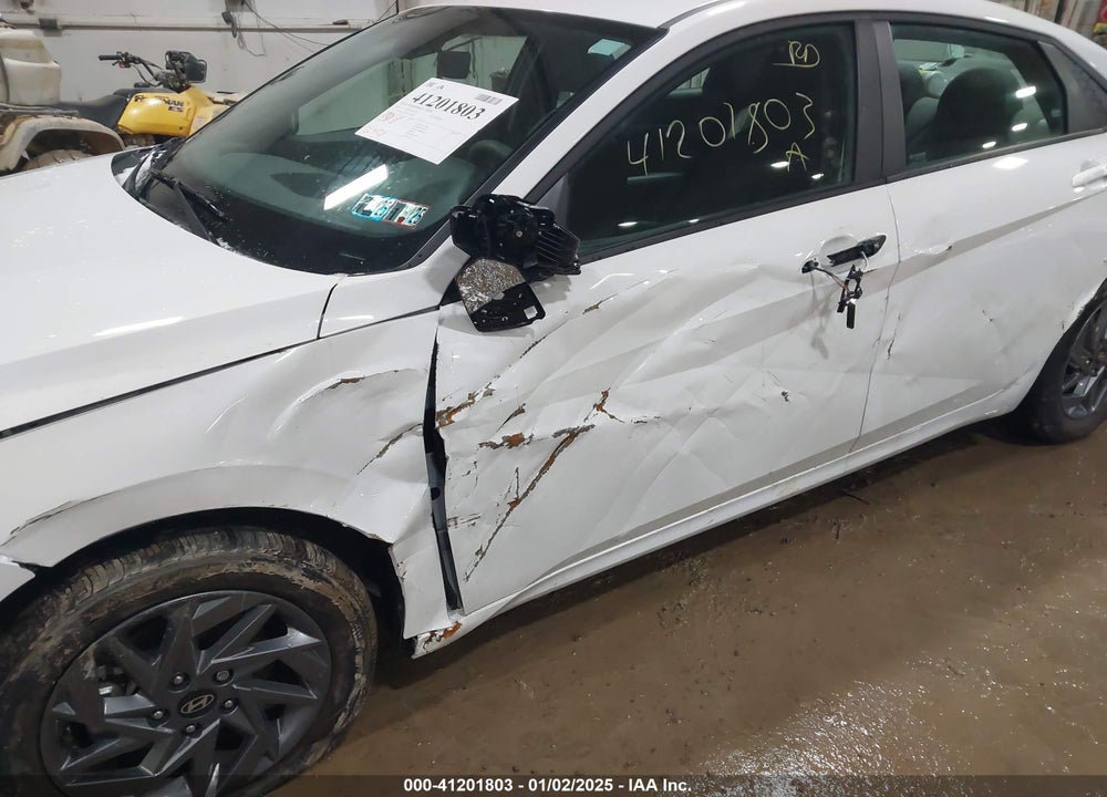 2024 HYUNDAI ELANTRA VIN: KMHLM4DG3RU690070