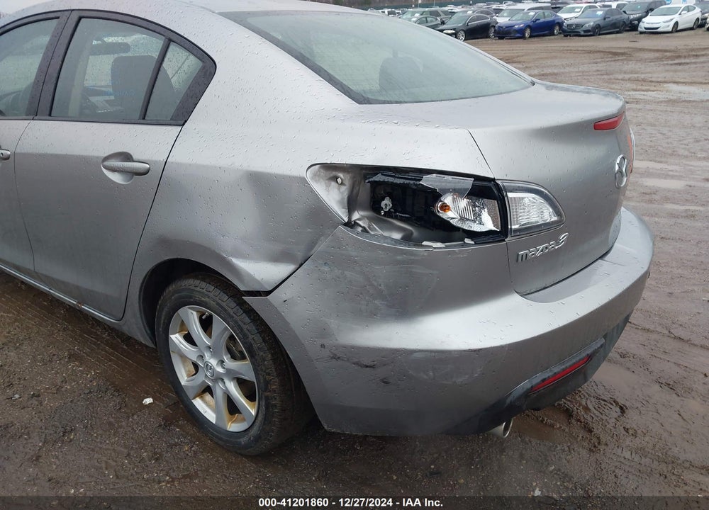 2011 MAZDA 3 I TOURING VIN: JM1BL1VF0B1387701