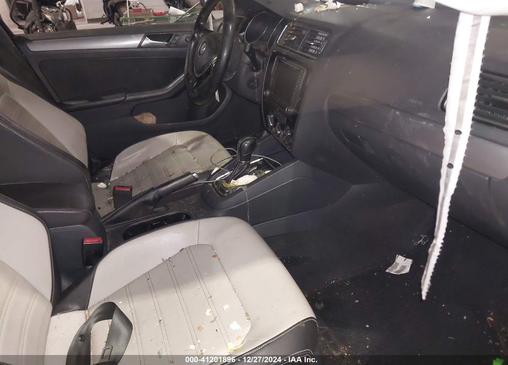2016 VOLKSWAGEN JETTA VIN: 3VWD17AJ1GM233324