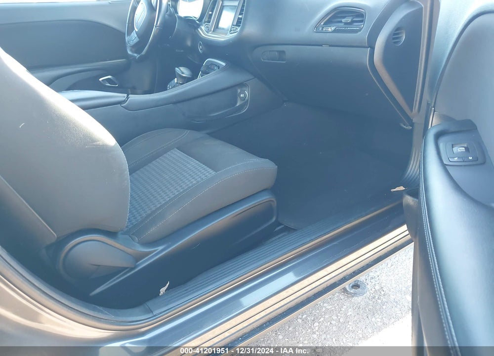 2019 DODGE CHALLENGER SXT VIN: 2C3CDZAG4KH751560