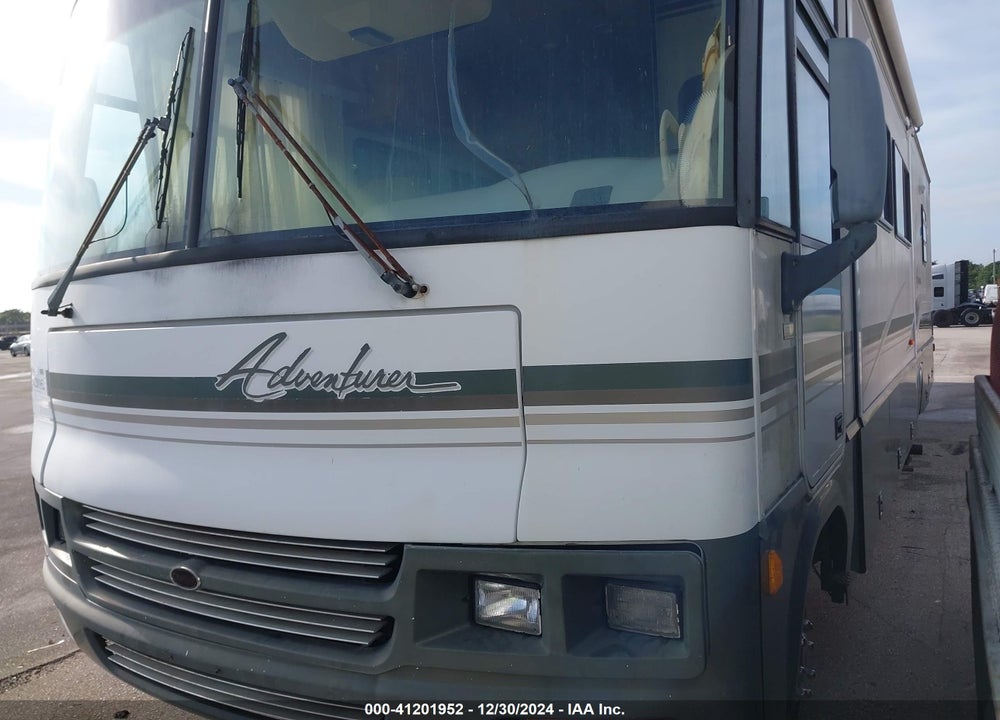 2002 WINNEBAGO ADVENTURER VIN: 1FCNF53S810A08525