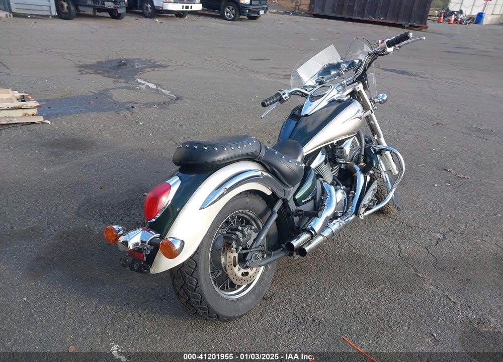 2010 KAWASAKI VN900 D VIN: JKAVN2D19AA038225