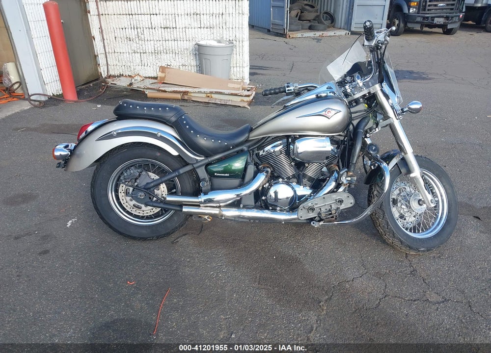 2010 KAWASAKI VN900 D VIN: JKAVN2D19AA038225