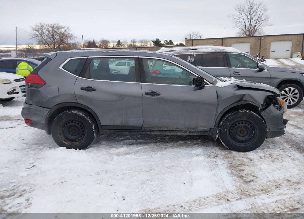 2017 NISSAN ROGUE S VIN: 5N1AT2MV9HC733585