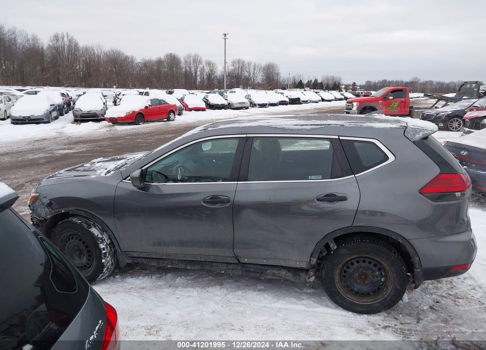 2017 NISSAN ROGUE S VIN: 5N1AT2MV9HC733585