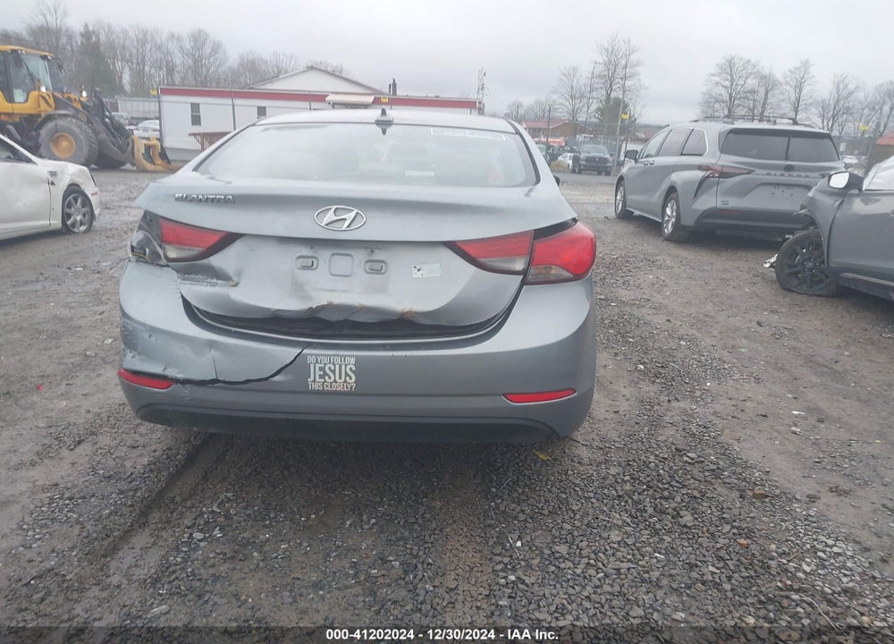 2016 HYUNDAI ELANTRA VIN: 5NPDH4AE2GH780706