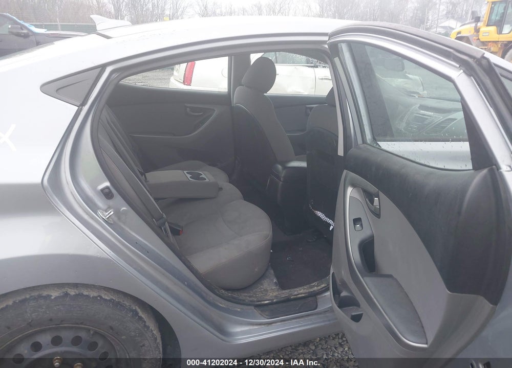 2016 HYUNDAI ELANTRA VIN: 5NPDH4AE2GH780706