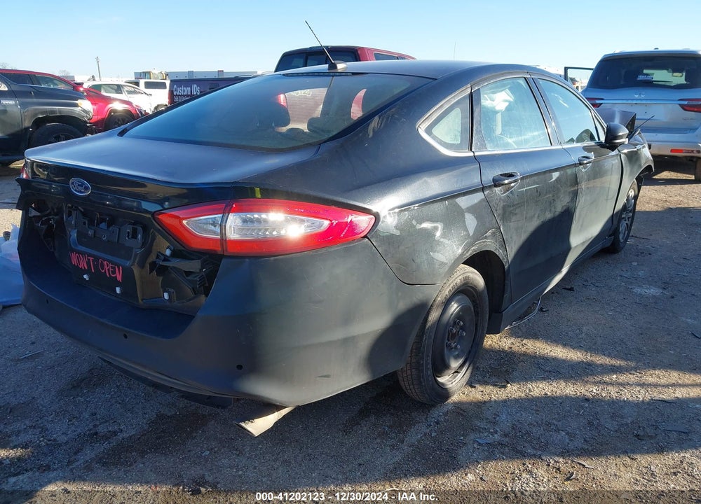 2016 FORD FUSION VIN: 3FA6P0G74GR224140