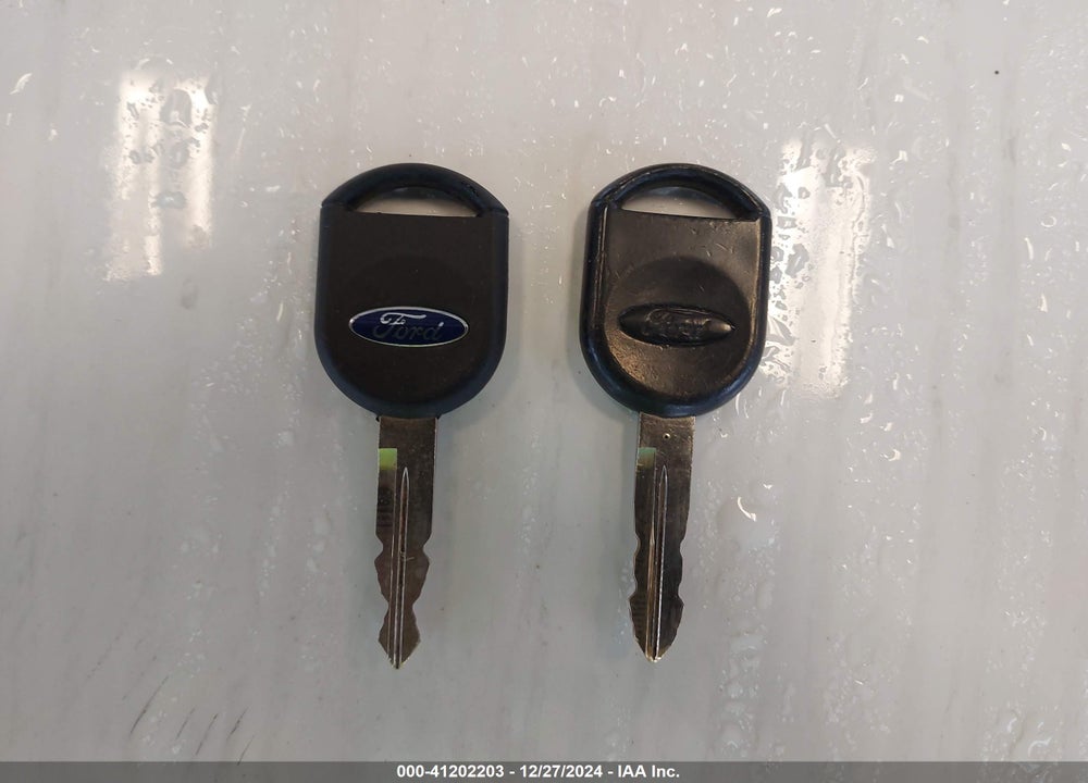 2005 FORD ESCAPE XLT VIN: 1FMYU93185KD98677