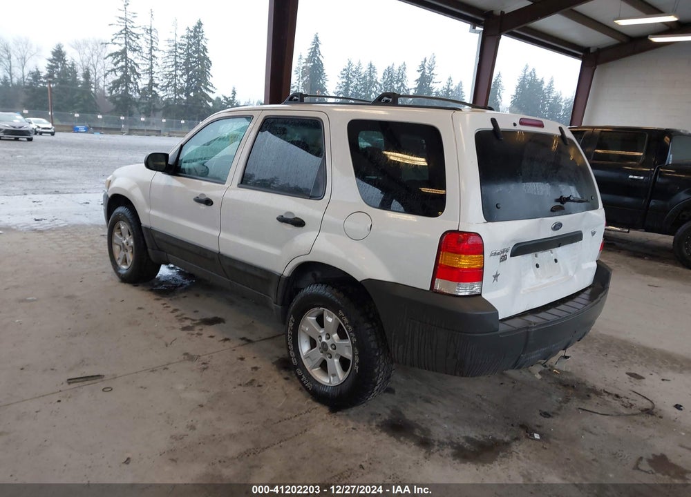 2005 FORD ESCAPE XLT VIN: 1FMYU93185KD98677