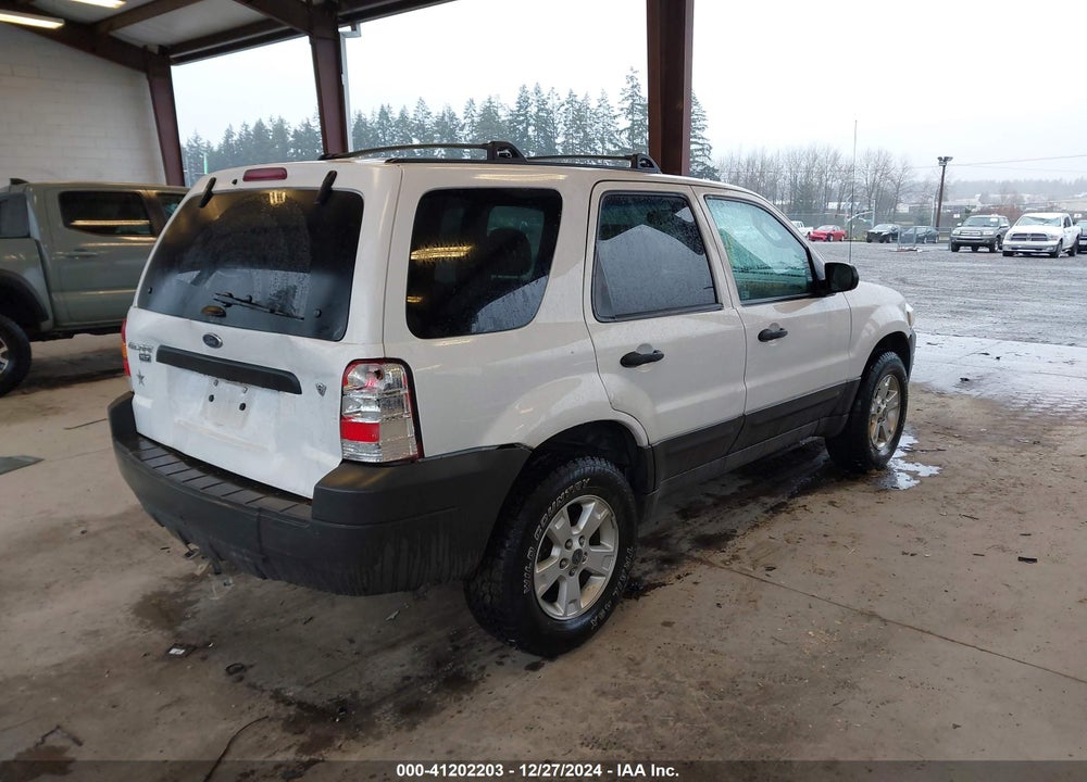 2005 FORD ESCAPE XLT VIN: 1FMYU93185KD98677