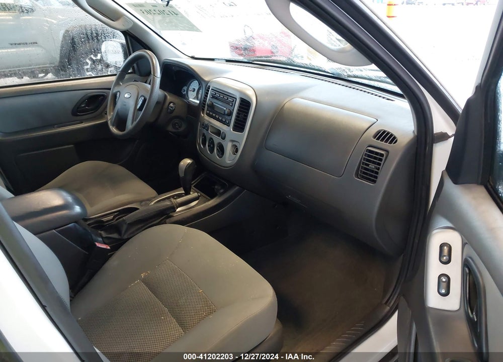 2005 FORD ESCAPE XLT VIN: 1FMYU93185KD98677