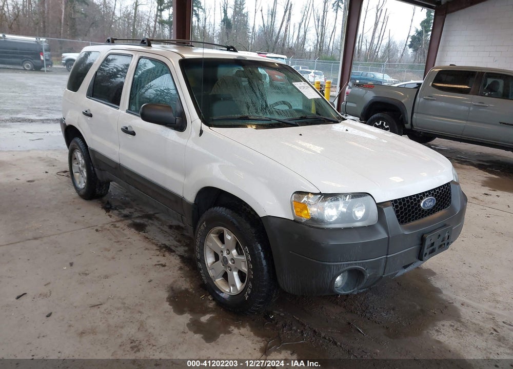 2005 FORD ESCAPE XLT VIN: 1FMYU93185KD98677