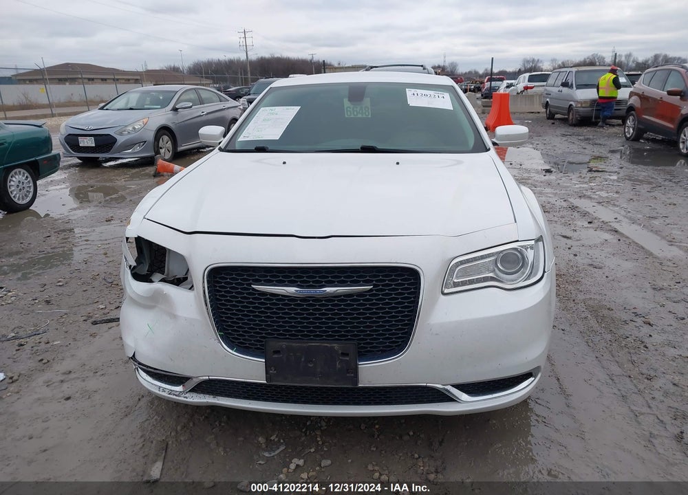 2015 CHRYSLER 300 LIMITED VIN: 2C3CCARG1FH892164