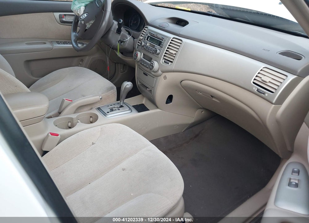 2007 KIA OPTIMA VIN: KNAGE123775158245