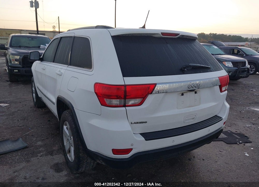 2013 JEEP GRAND CHEROKEE LAREDO VIN: 1C4RJEAG5DC620828