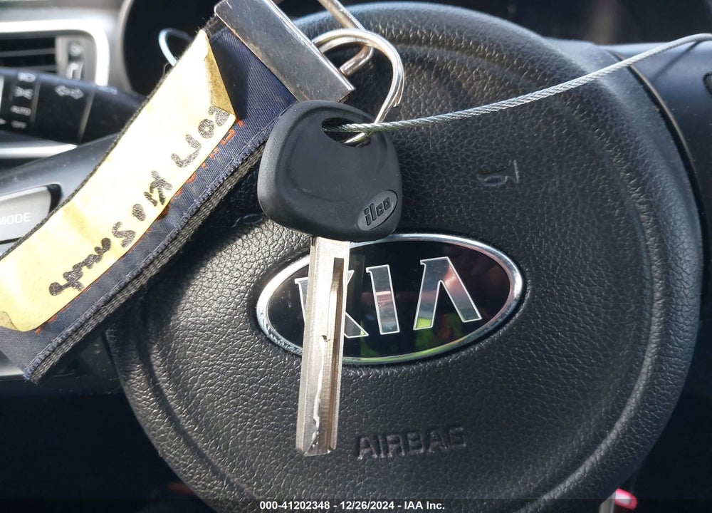 2017 KIA SORENTO 2.4L LX VIN: 5XYPGDA39HG200035