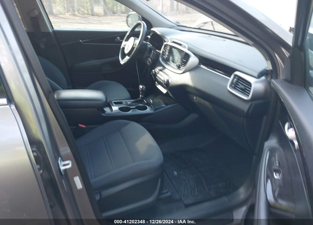 2017 KIA SORENTO 2.4L LX VIN: 5XYPGDA39HG200035