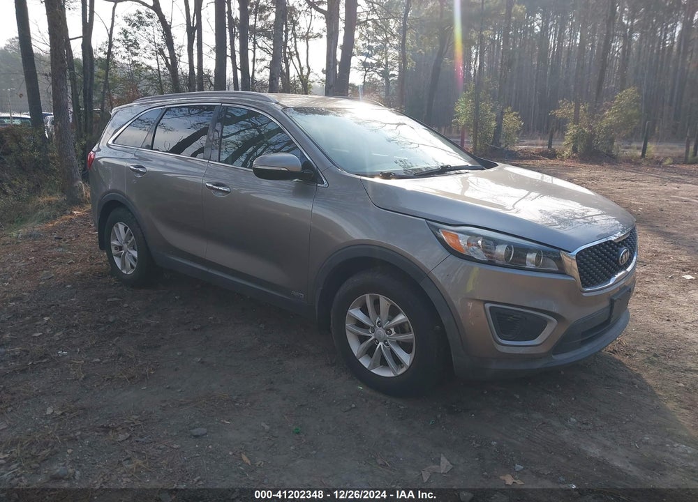 2017 KIA SORENTO 2.4L LX VIN: 5XYPGDA39HG200035