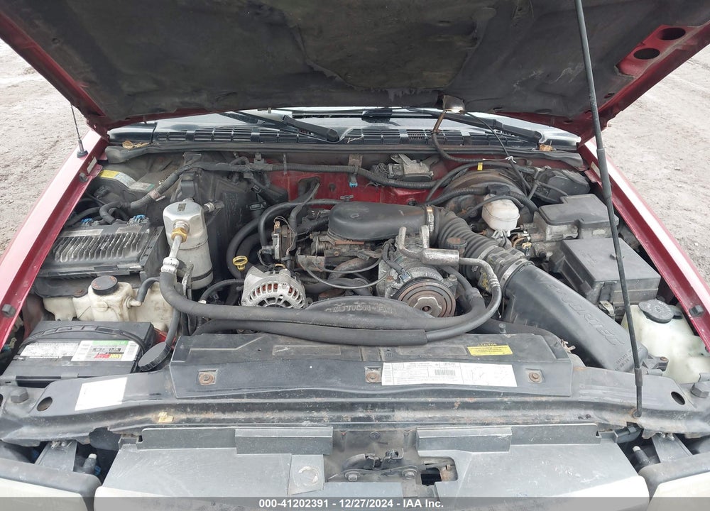 2000 GMC JIMMY SLE VIN: 1GKDT13W8Y2138579