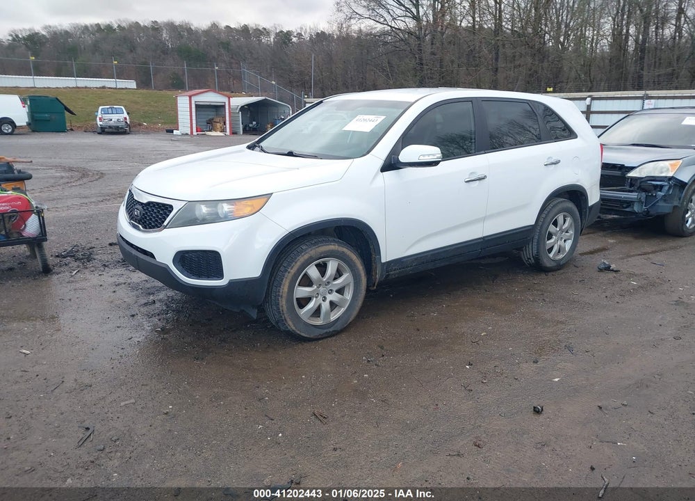 2011 KIA SORENTO LX VIN: 5XYKT3A14BG051197