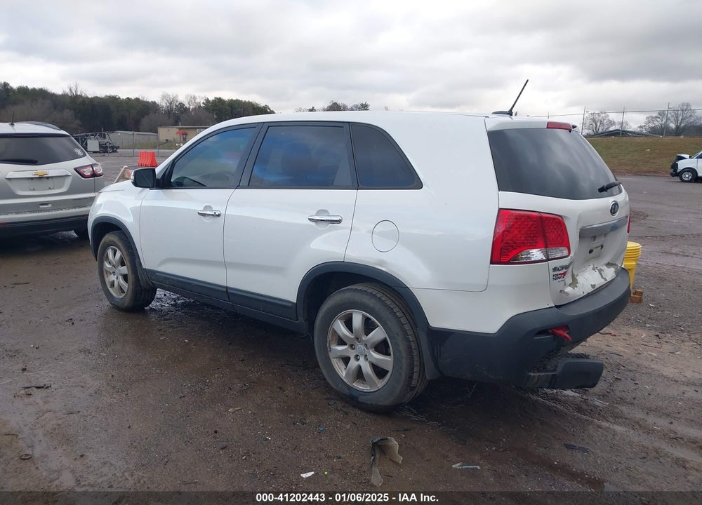 2011 KIA SORENTO LX VIN: 5XYKT3A14BG051197