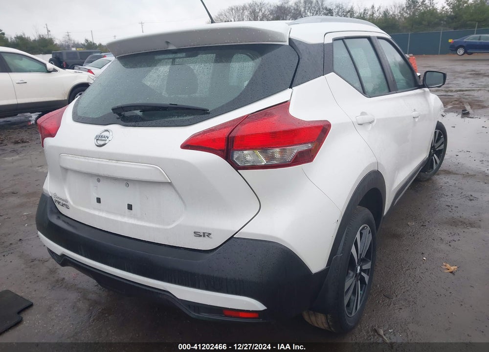 2018 NISSAN KICKS SR VIN: 3N1CP5CU1JL536192