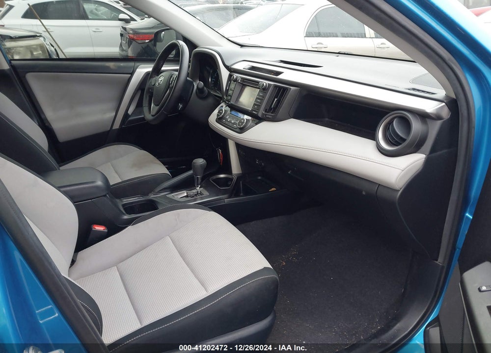 2016 TOYOTA RAV4 HYBRID XLE VIN: JTMRJREV7GD025610