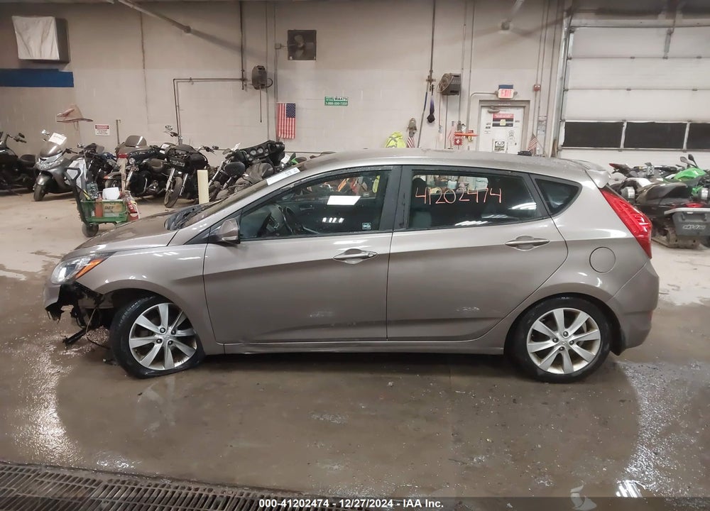 2013 HYUNDAI ACCENT VIN: KMHCU5AE7DU111647
