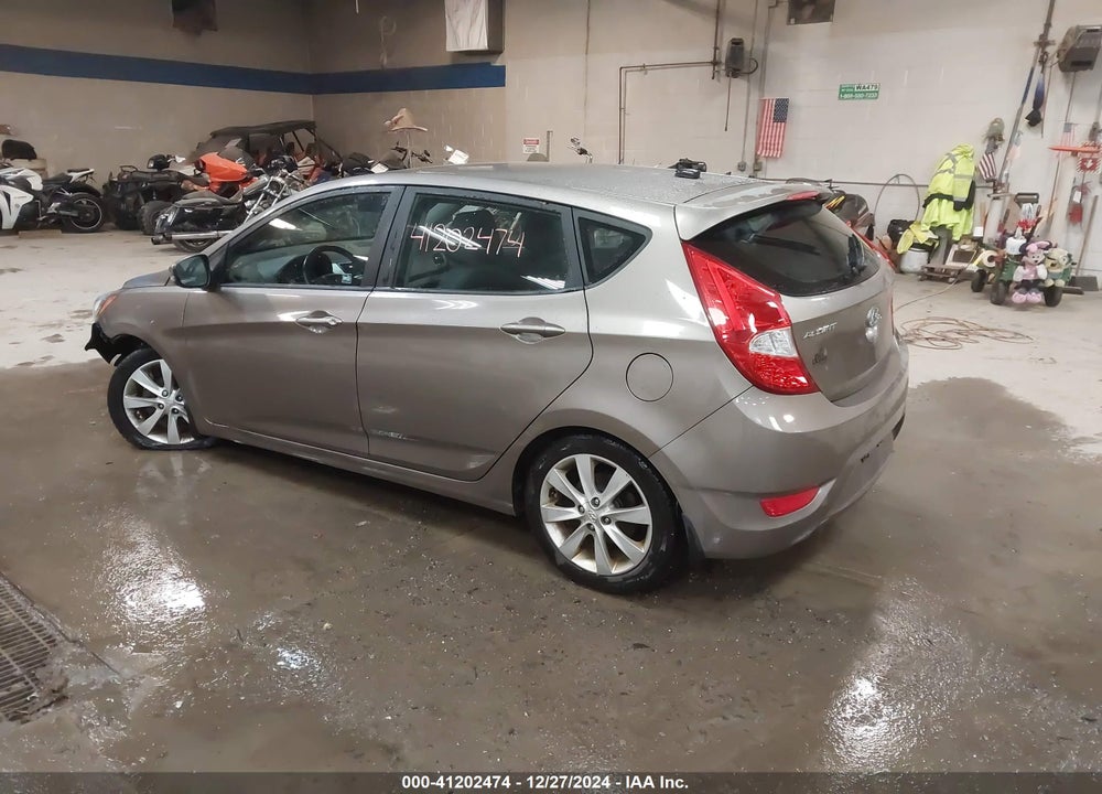 2013 HYUNDAI ACCENT VIN: KMHCU5AE7DU111647