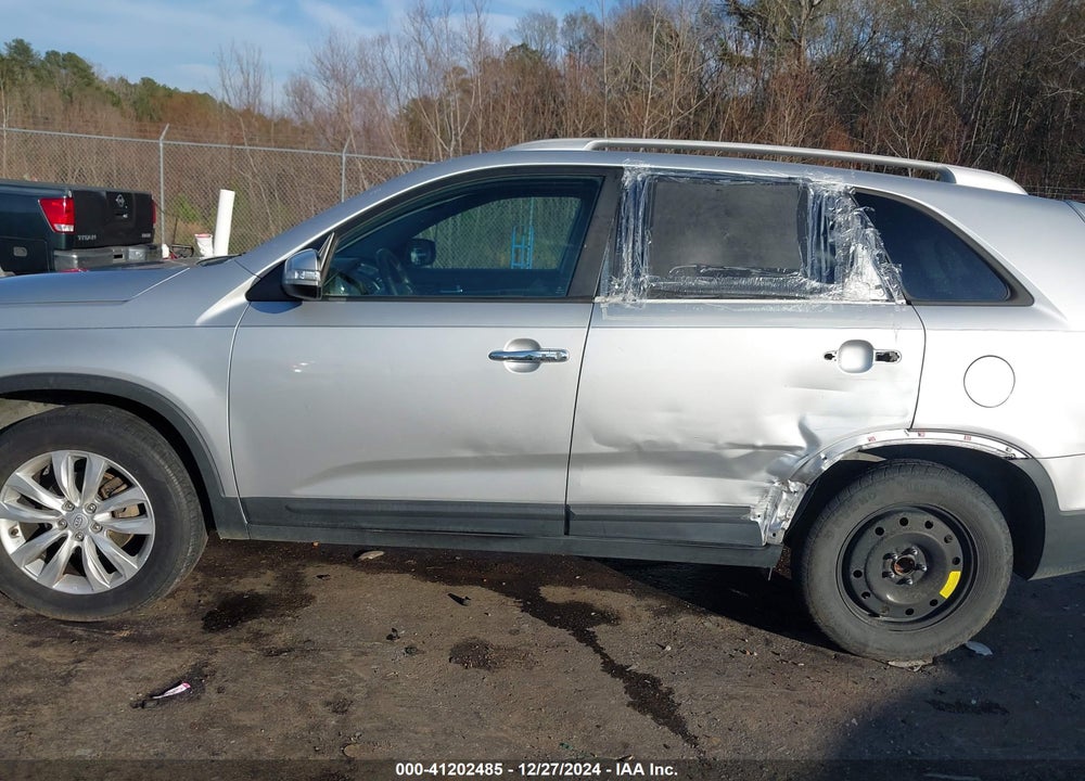 2011 KIA SORENTO EX VIN: 5XYKU4A10BG032228