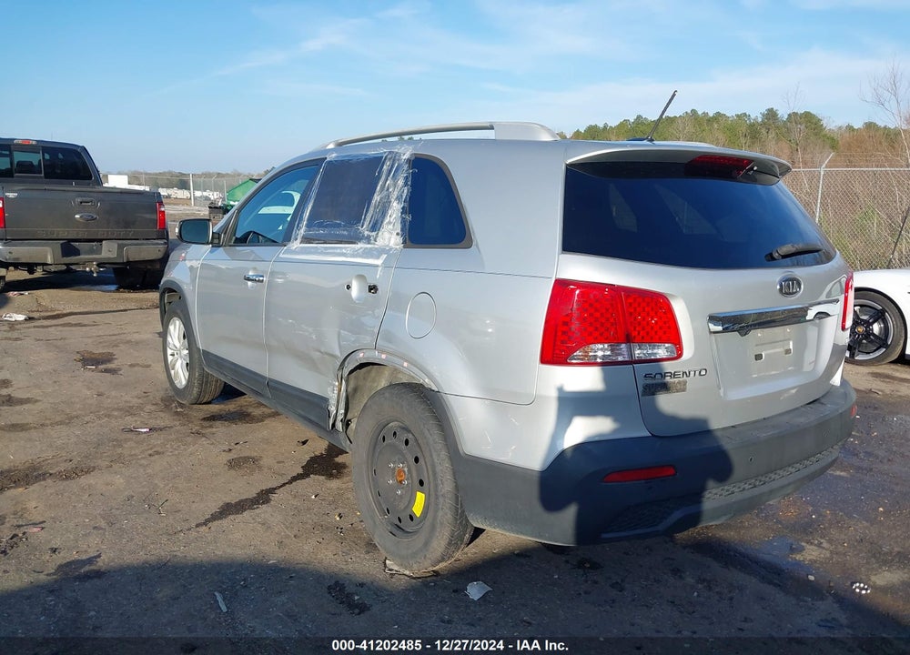 2011 KIA SORENTO EX VIN: 5XYKU4A10BG032228