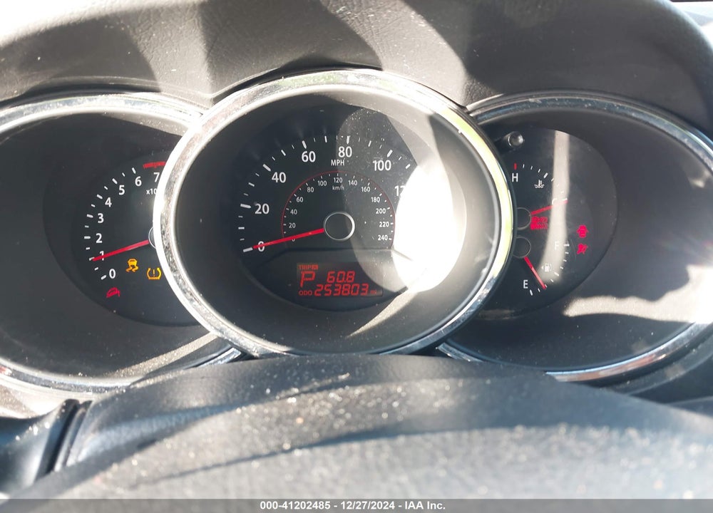2011 KIA SORENTO EX VIN: 5XYKU4A10BG032228