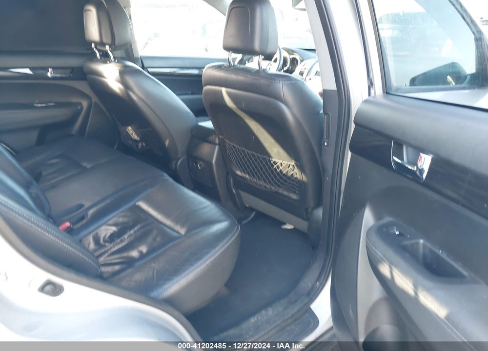 2011 KIA SORENTO EX VIN: 5XYKU4A10BG032228