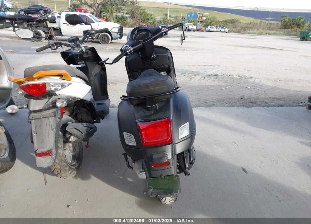 2024 VESPA GTS/SEI GIORNI 300 VIN: ZAPMD39M8R5201057